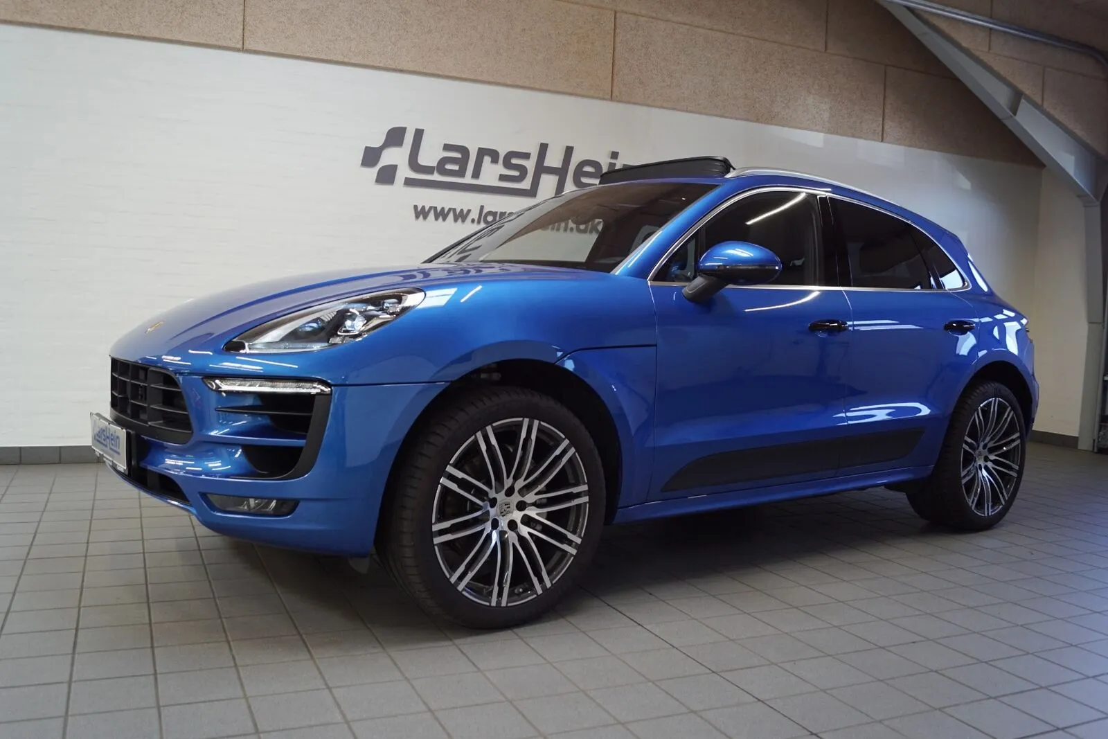 Porsche Macan S 3,0 PDK 5d Image 2